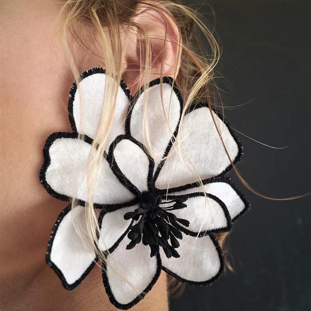 ZARA Authentic LARGE ECRU FLORAL EARRINGS NWT Lightweight Fabric - Picture 2 of 6